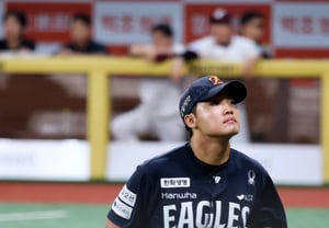 'Check Your Pitching Motion': Hanwha Sends Jung Woo-ju, Hwang Jun-seo, Park Jun-young, and Kang Geon-woo to Japan's 'Next Base'