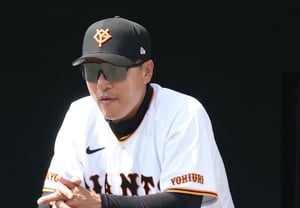 ‘Lion King’ Lee Seung-yeop wraps up coaching stint with Yomiuri: “It felt fresh meeting former teammates as a coach”