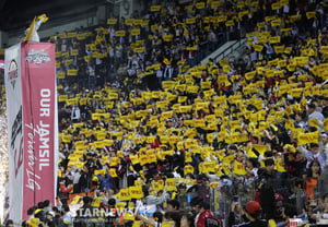 [Foto] El doblete de Austin en la primera entrada enciende a la afición de LG