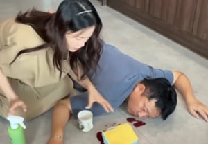 Comedian Kim Jun-ho "fainted while vomiting blood" in front of pregnant wife Kim Jimin?.. Debate erupts over staged skit