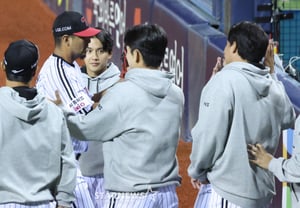 [Ảnh] KARA Scó, 5 inning không để mất điểm hoàn thành nhiệm vụ