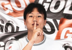 Shocking: "Does it matter if Um Ji-sung faces racism?"... Opposing manager, after match delay, makes audacious remark: "Why was it stopped for 15 minutes!"