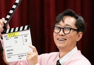 《王与男人》导演张恒准公开新作……有望出演演员为柳在明，片名定为《与女王共处的男人》【巨匠张恒准】