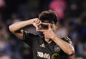 Son Heung-min’s one-man show is insane! ‘1 goal, 2 assists’ explosion... Assisted all of Bouanga’s multi-goals, then scored the decisive goal with a ‘bang!’ LAFC also secures a 3-1 comprehensive victory