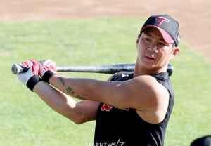 «Y» Oh Ji-hwan, un espíritu de lucha desbordante: «Es mi último partido en Jamsil, así que debo jugar»... Entrenando a pesar de la «lesión en los ligamentos de la rodilla»