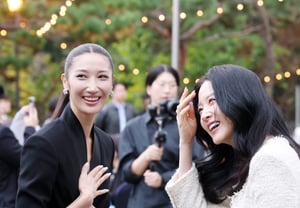 Singer Lee Jae and actress Lee Young-ae at the "Beautiful Artist Award" [★Photo]