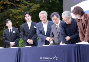 留下手印的荣耀获奖者们[★照片]
