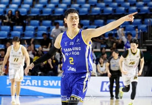 [Photo] Lee Gwan-hee celebrates his three-pointer
