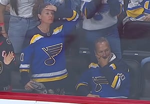 Son in a fistfight from his debut game, front-row parents 'shocked'... Dad stays upbeat: "At least all his teeth are still there"