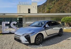 Lexus All New ES 350h & 350e, to lớn như LS và lịch lãm hơn GS [Đánh giá lái thử]