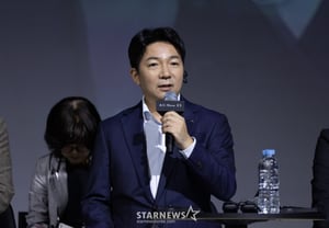 Lexus ES Chief Engineer Says, "One-Pedal Driving? We Do Not Adopt It as a Principle"