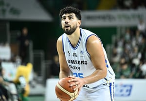 「カンダー27点＋イ・グァンヒ19点」ソウル三星が狂った！ 「優勝候補」DBまで倒し、開幕5連勝を快走