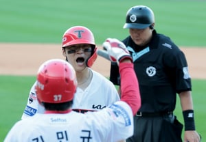 [Ảnh] 'Home run hai điểm quyết định ở cuối hiệp 8' Kim Do-young