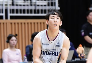 [現場インタビュー] 辛い時に支えてくれた妻が、この日もスタジアムにいた…··· 現代モービスのソ・ミョンジン、13得点爆発「本当にありがとう」