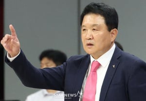 [Foto] El entrenador Yoo Do-hoon: "Sigamos con la racha de victorias"