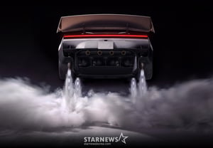 埃隆·马斯克，发布0-100km/h加速不到1秒的“新款Roadster”……演示了反向行驶及空中机动