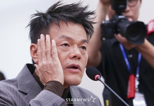 《“救恩派信徒反驳”朴振英,虽无牧师学位却进行圣经教育:“牧师们都说可以”》【Star Issue】
