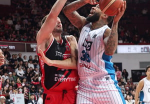 [Foto] Sean Long: "No se deja superar en fuerza"