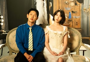 クラッシュ×IUのときめくツーショットをキャッチ..絶妙なラブリーケミがたっぷり [きしむ]