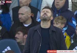 Carrick's expression reveals 'Man Utd's reality'... Head thrown back, a sigh of resignation: 1-1 draw with Leeds → Winless in last six matches, 13th in the league