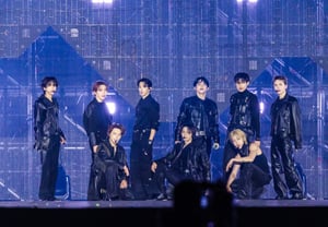 [Официально] SEVENTEEN — на первом месте в азиатском фокус-чарте… Выручка от турне составила 130 миллиардов вон