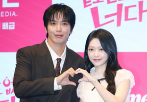 "Better after being revealed following the success of 'Love Next Door'..." Top star Jung Yong-hwa and fan Hong Seung-hee's romantic comedy "Bottomless, It's You" [Comprehensive Report]