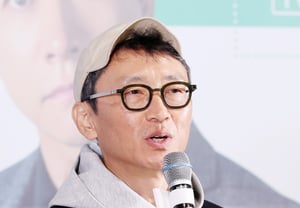 Đạo diễn Lee Yong-jae của bộ phim 'Kỳ thi CSAT, Bí mật ra đề'[★Ảnh]