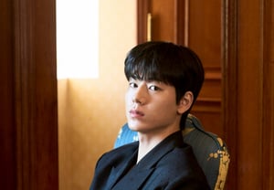 Bae Hyun-sung, Kim Hyeon-ju's timeless beauty leaves him in awe: "Her past videos look exactly the same as now" [Interview ③]