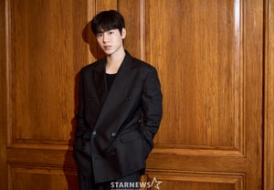 Bae Hyun-sung, the charm of a mature man [★Photo]