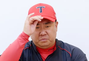 [フォト] イ・ボムホ監督「今日は第1戦だと思って」