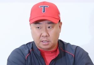 [Ảnh] Huấn luyện viên Lee Beom-ho 'Quyết tâm hướng tới chiến thắng'