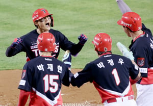 [Ảnh] Grand slam của Kim Do-young, đó là lý do anh ấy được gọi là Donissal