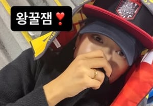‘Choi Tae-jun ♥’ Park Shin-hye, one month after giving birth… spotted at a baseball stadium, stunning ageless beauty