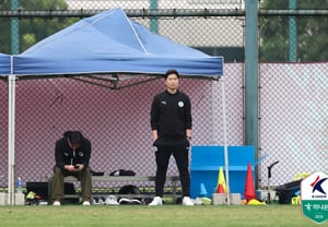 「勤務怠慢疑惑」イ・ドングク龍仁FCディレクター、国政監査に欠席··· クラブ「出勤記録の証拠資料をすべて提出」