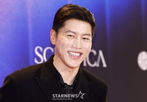 私、結婚します"..「45歳」のウム・ムンソク、年下モデルとの1月の結婚に対する感想 [専門]