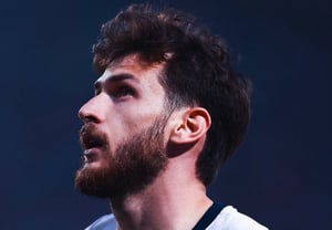 'Tragedy of Lee Kang-in's close friend' PSG drowns in 'sea of tears'... Kvaratskhelia, who suffered an ACL tear, confirmed out for the season → Lee Kang-in also "wishes him a speedy recovery"