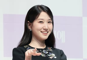パク・ウンビン、スターランキング女性俳優2位..激しい接戦