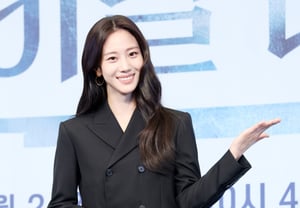 Hong Hwa-yeon, Lovely Hall Manager [★Photo]
