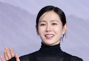 Cualquiera que haga, siempre hay algo de qué criticar... Son Ye-jin, comida con sonidos crujientes → ropa de señora y ahora también la comida casera: "Comentarios tóxicos que cruzan los límites" [Star Issue]