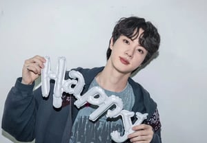 "Mijito Rico" Jin của BTS, vẻ đẹp nam thần→biểu diễn trực tiếp hoàn hảo..chinh phục Chile