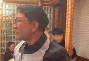 店の客は肉代を全部払った..イ・スマン、A2O LITEで1位に「ゴールデンベル フレックス」 [スター・イシュー]