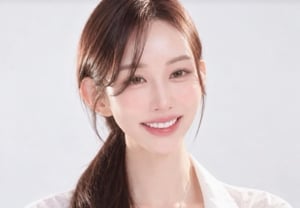 Si-yu Brags About Her Son, Kim Hyun-jung's Illegitimate Child, Only to Face Backlash… Concerns Over Privacy Exposure: "He Has a Distinguished Appearance" [Star Issue]