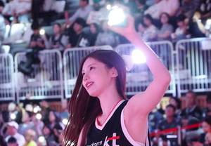 [Photo] Rookie Kim Ye-seul, the lighting is an art form