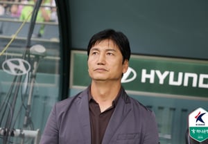 “Thin Ice for 3rd Place”: Jeonbuk Manager Chung Jung-yong, “We Cannot Afford to Miss Out on Either the League or the ACL” [On-site in Anyang]