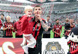 [フォト] 「FCソウル ベベツの息子と共にする勝利セレモニー」