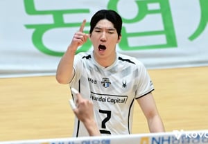 'Combined for 37 points' Heo Su-bong, Leo, and Shin Ho-jin explode! Hyundai Capital defeats KEPCO 3-1 in comeback win → Rematch against Korean Air in championship final materializes [KOVO Cup Semifinal Review]