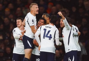 'Son Heung-min leaves, and everything crumbles' — Tottenham finally stages a 'comeback'! A new chapter in history for the first time in 40 years... Complete 'scoreless' demolition of their 'nemesis'
