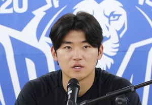 "Para los jugadores es una motivación enorme; los aficionados también sienten que están jugando juntos en el campo", la fuerza de la "ola roja" según Kim Do-young