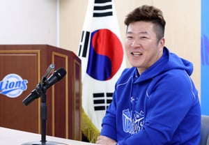 43-year-old veteran stunned by sudden departure of 'closer' → Choi Hyeong-woo: "It was unsettling, but we remain steady; there are plenty of players who can fill the gap"