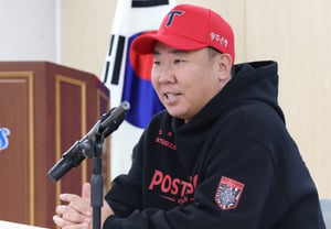 [フォト] イ・ボムホ、花監督のカリスマ